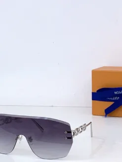 Alternative view of LV Glasses & Sunglasses A4520260504667179