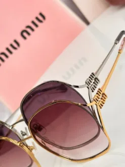 Alternative view of LV Glasses & Sunglasses E220260504335849