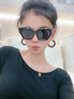 LV Glasses & Sunglasses F020260504062049