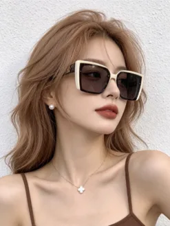 Alternative view of LV Glasses & Sunglasses F020260504435749