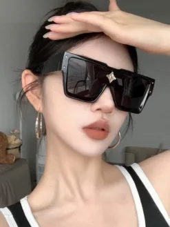 Alternative view of LV Glasses & Sunglasses F020260504436349