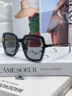 LV Glasses & Sunglasses F020260504730049