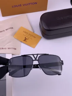 Alternative view of LV Glasses & Sunglasses F520260504068749