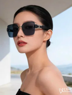 LV Glasses & Sunglasses F520260504070149