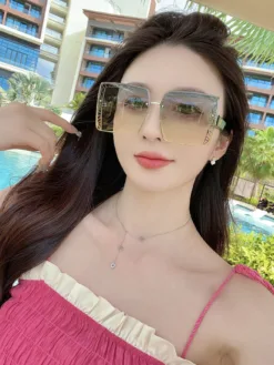 Alternative view of LV Glasses & Sunglasses F520260504113849