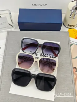 Alternative view of LV Glasses & Sunglasses F520260504162049