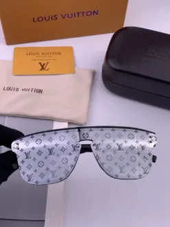 Alternative view of LV Glasses & Sunglasses F520260504209349