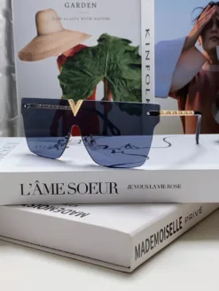 LV Glasses & Sunglasses G020260504399059