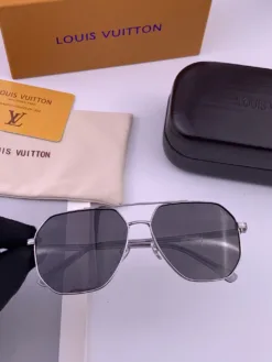 Alternative view of LV Glasses & Sunglasses G520260504118959