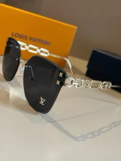 Alternative view of LV Glasses & Sunglasses G520260504198959