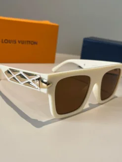 LV Glasses & Sunglasses G520260504201759
