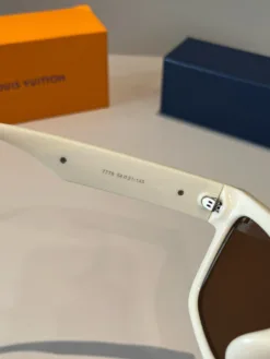 Alternative view of LV Glasses & Sunglasses G520260504201759