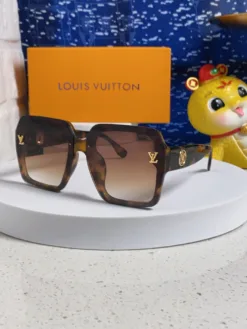 LV Glasses & Sunglasses G520260504357759