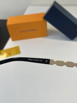 Alternative view of LV Glasses & Sunglasses G520260504364459