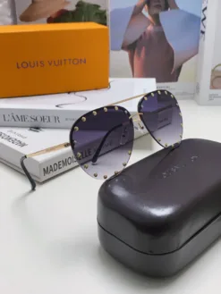 Alternative view of LV Glasses & Sunglasses G520260504399159