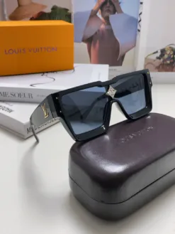 Alternative view of LV Glasses & Sunglasses G520260504457359