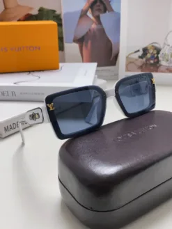 Alternative view of LV Glasses & Sunglasses G520260504457559