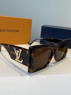 LV Glasses & Sunglasses G520260504848459