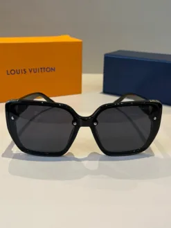 Alternative view of LV Glasses & Sunglasses G520260504849159