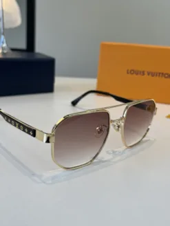 LV Glasses & Sunglasses G520260504991359