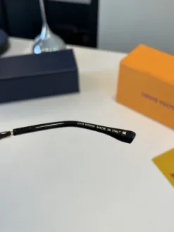 Alternative view of LV Glasses & Sunglasses G520260504991359