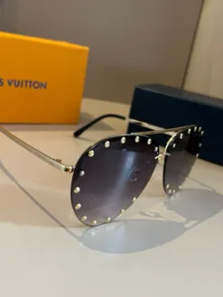 LV Glasses & Sunglasses H020260504199159