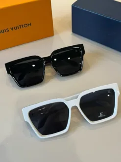 Alternative view of LV Glasses & Sunglasses H020260504201859