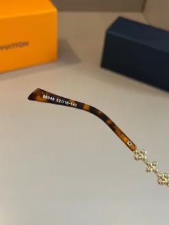 Alternative view of LV Glasses & Sunglasses H020260504245159