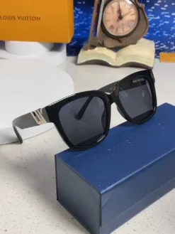 Alternative view of LV Glasses & Sunglasses H020260504281359