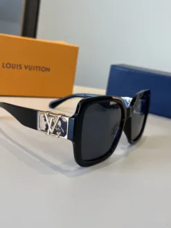 LV Glasses & Sunglasses H020260504322659