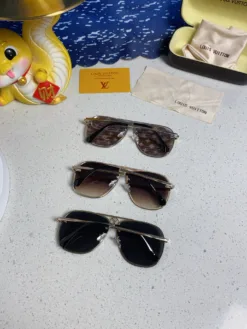 Alternative view of LV Glasses & Sunglasses H020260504357559