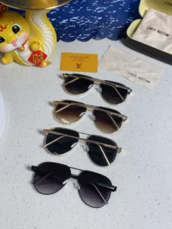 Alternative view of LV Glasses & Sunglasses H020260504357659