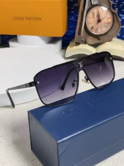 Alternative view of LV Glasses & Sunglasses H020260504360659