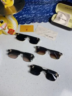 Alternative view of LV Glasses & Sunglasses H020260504398859