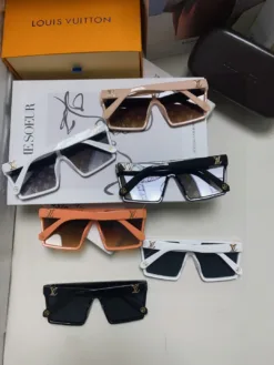Alternative view of LV Glasses & Sunglasses H020260504428259