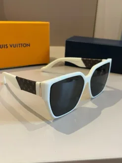 LV Glasses & Sunglasses H020260504431459