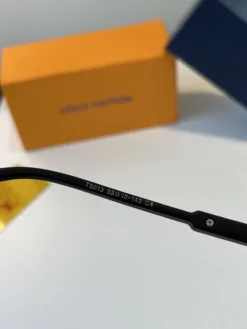 Alternative view of LV Glasses & Sunglasses H020260504434959