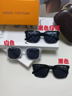 Alternative view of LV Glasses & Sunglasses H020260504457459