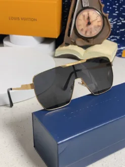 Alternative view of LV Glasses & Sunglasses H020260504624359