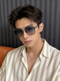 LV Glasses & Sunglasses I520260504065259