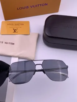 Alternative view of LV Glasses & Sunglasses I520260504900059