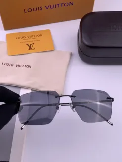Alternative view of LV Glasses & Sunglasses I520260504900259