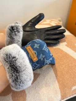 Alternative view of LV Gloves A4520260503652979