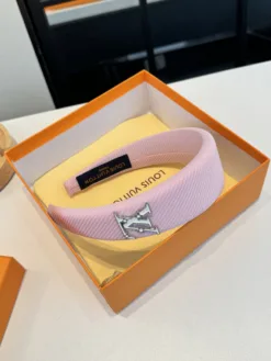 Alternative view of LV Hair Accessories D520260503049849