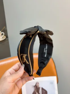 LV Hair Accessories D520260503073249
