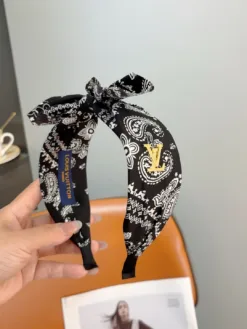 Alternative view of LV Hair Accessories D520260503222049