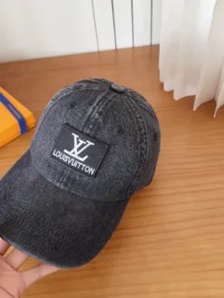 Alternative view of LV Hats & Caps C820260503030149
