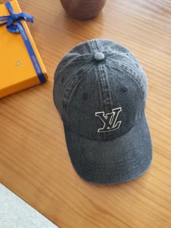Alternative view of LV Hats & Caps C820260503444149