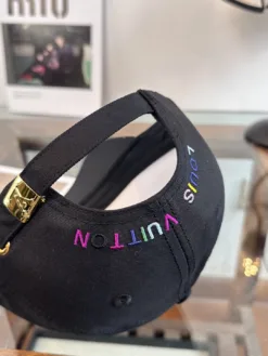 Alternative view of LV Hats & Caps D320260503488749