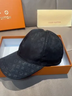 Alternative view of LV Hats & Caps F020260503183649